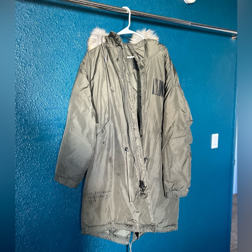 Women’s Vans  army green puffer jacket with fur on hood